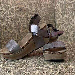 Knockoff OTBT wedges / Pierre Dumas brand size 10